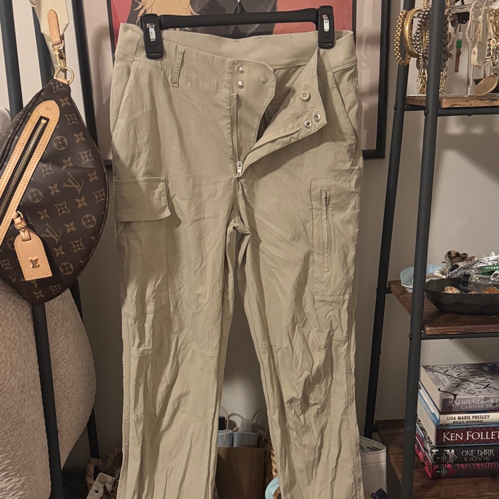 Athleta Men's Light Tan Cargo Pants